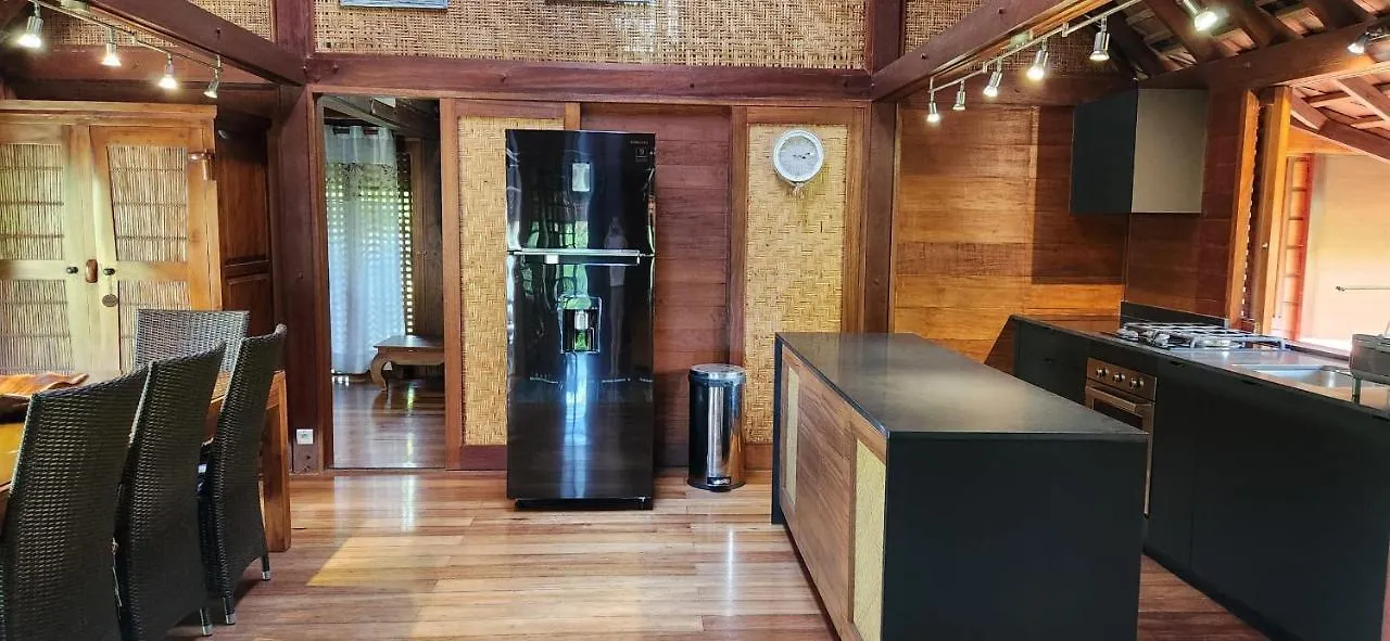 Fare Makana Maharepa  Holiday home